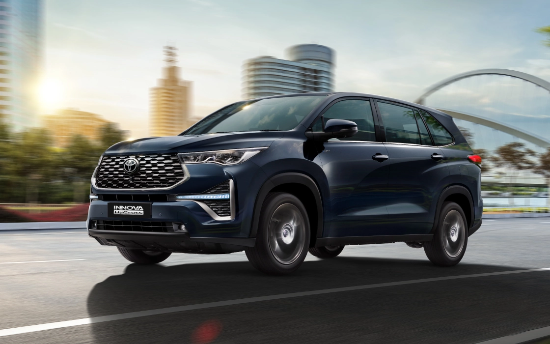 Toyota Innova Hycross - Car Image
